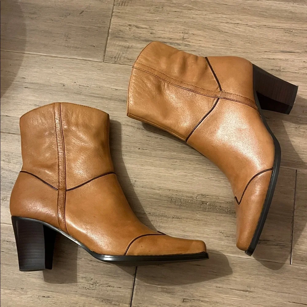 New Coldwater Creek Tan Leather Ankle Boots Booties 7M - Picture 2 of 5
